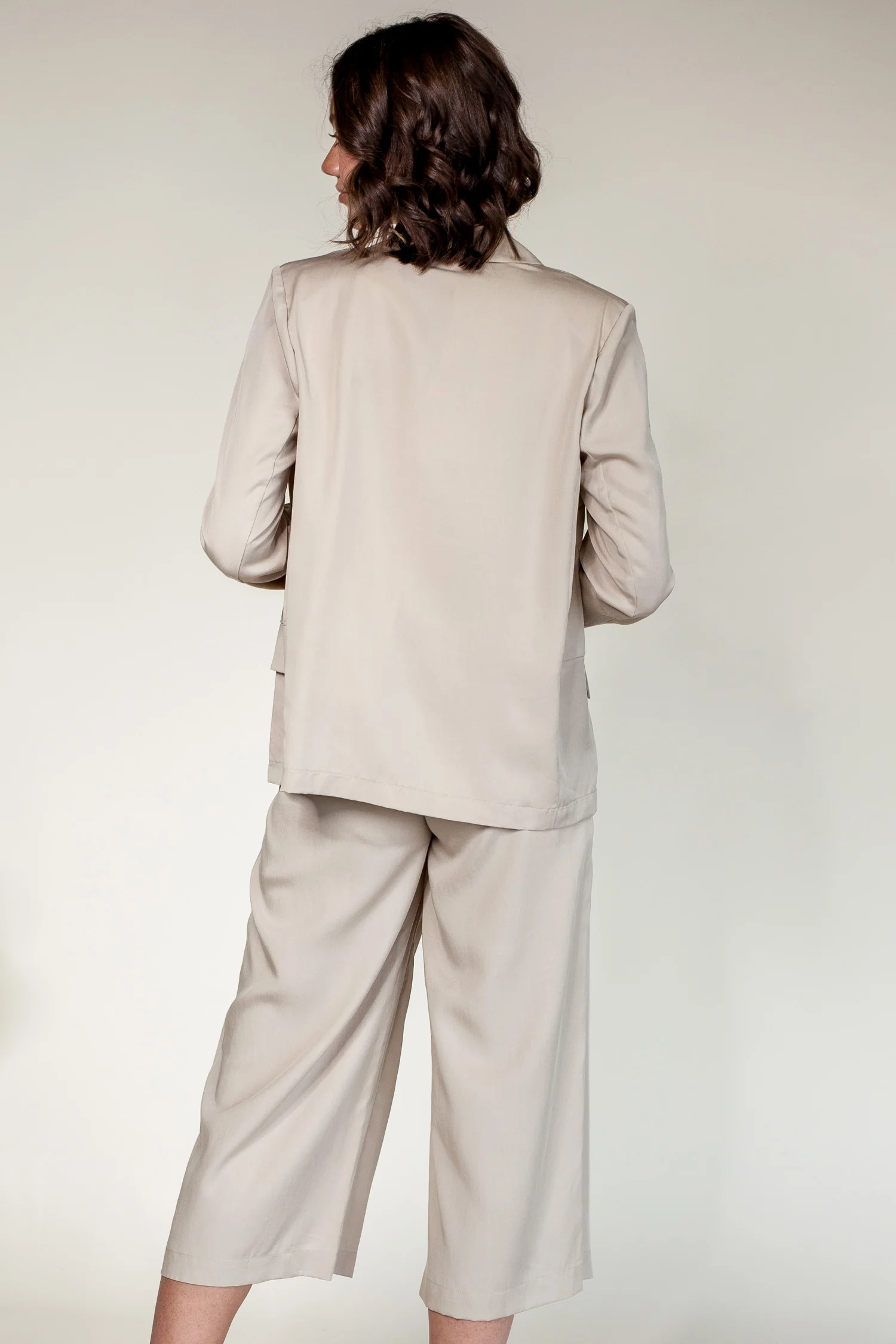Chloe Blazer in Beige - Image 3