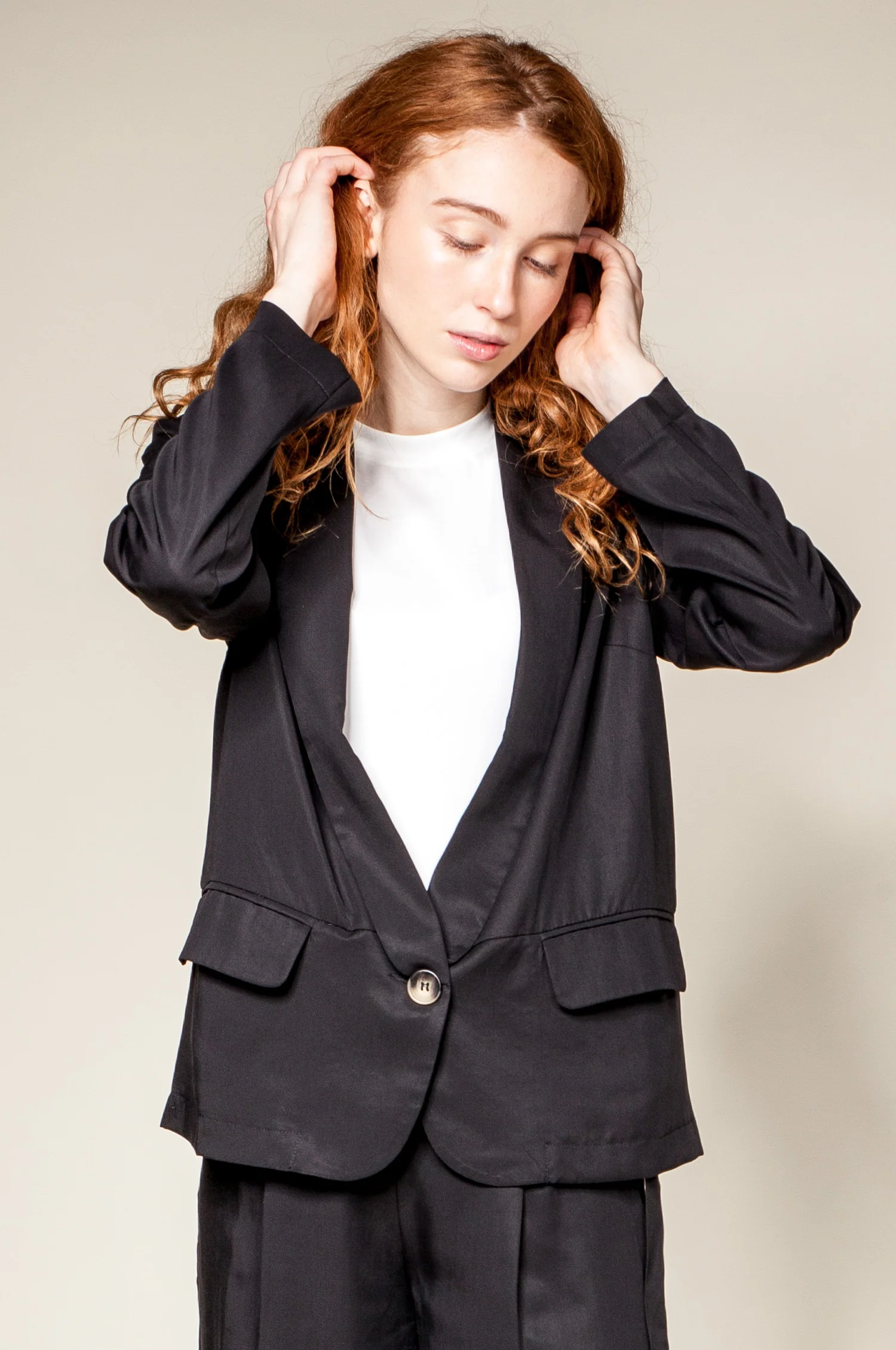 Chloe Blazer in Black - Image 5