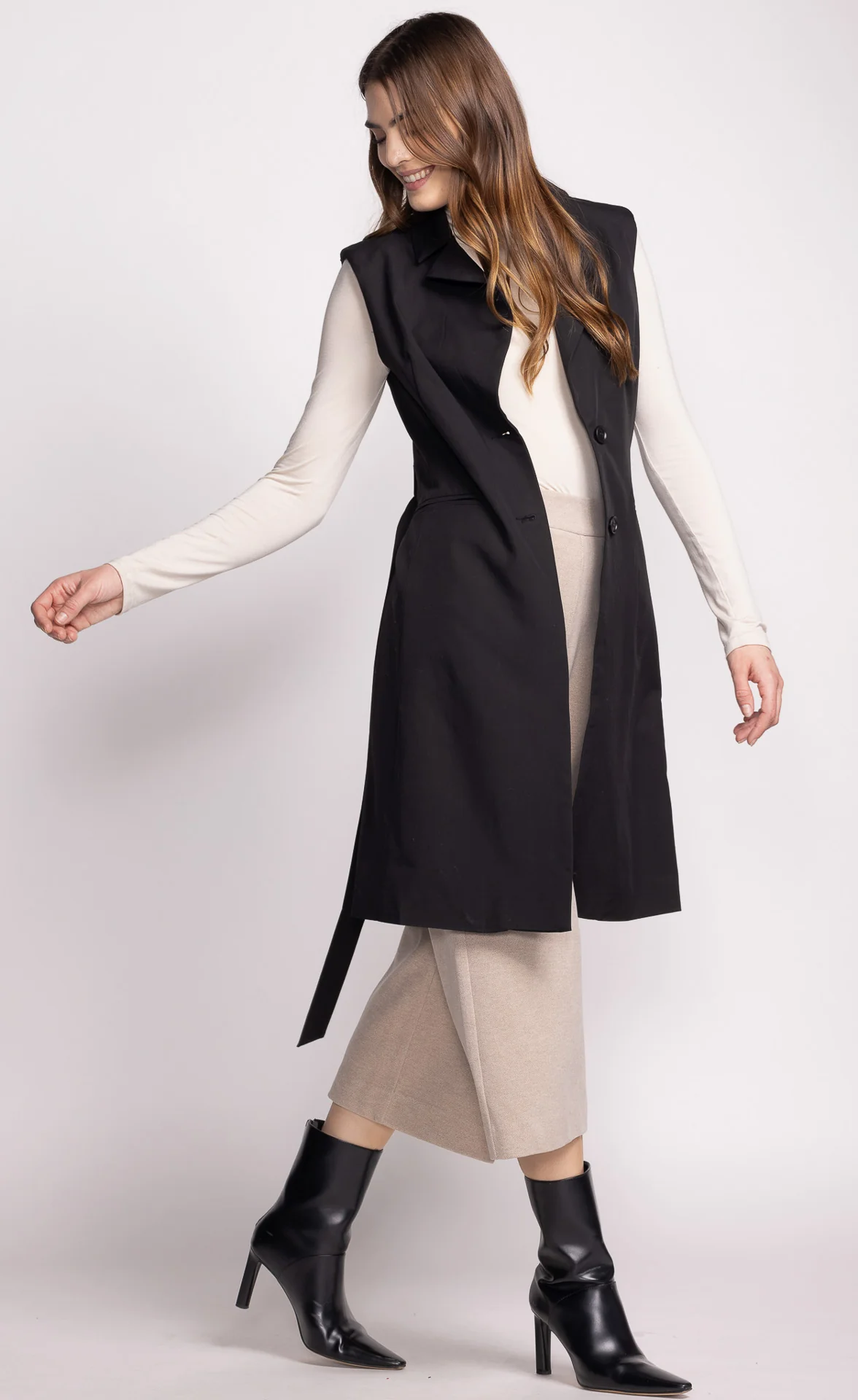 Leia Vest - Black - Image 10