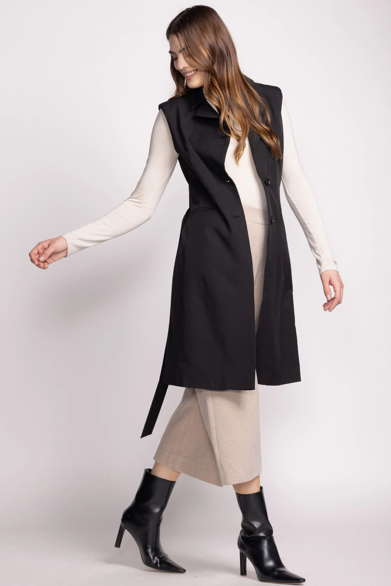 Leia Vest - Black - Image 4