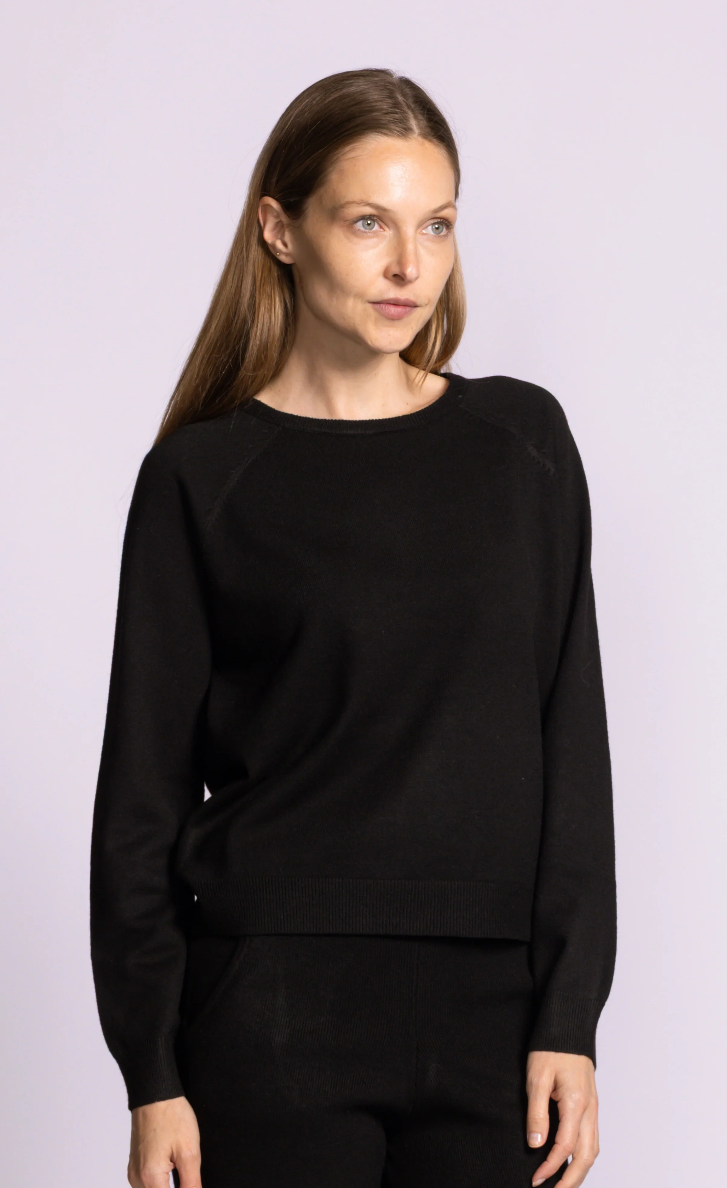 Lita Raglan Sweater Black - Image 3