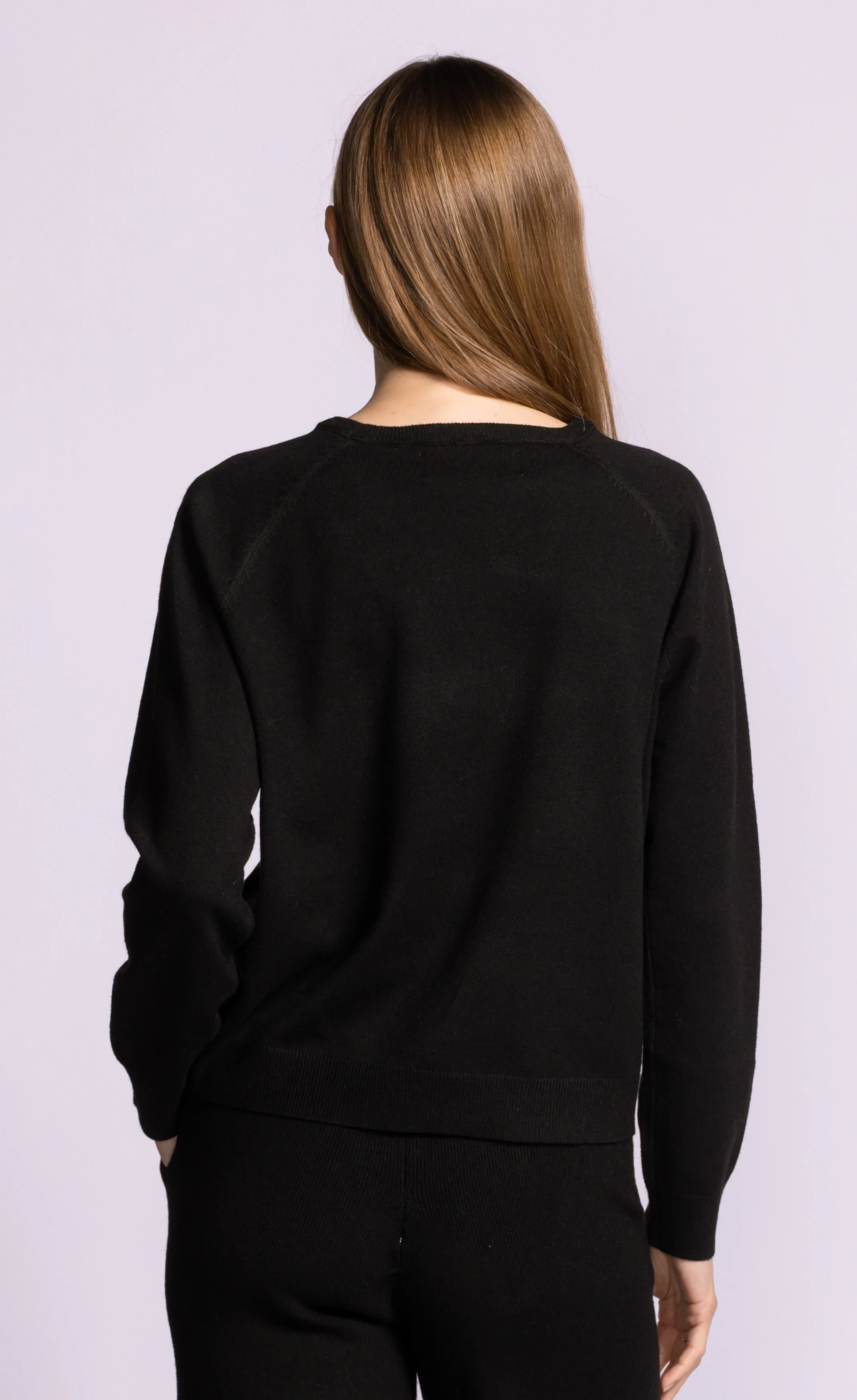 Lita Raglan Sweater Black - Image 4