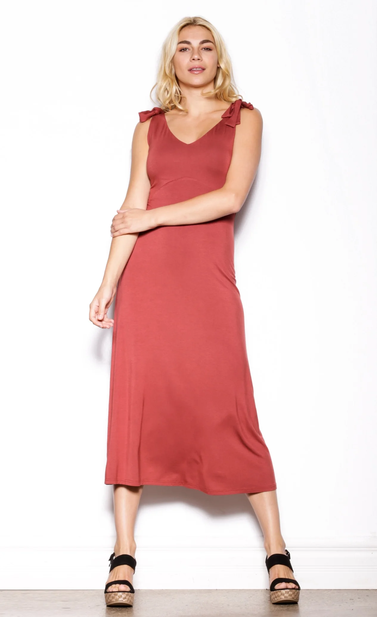 Queen Jolene Dress - Image 4
