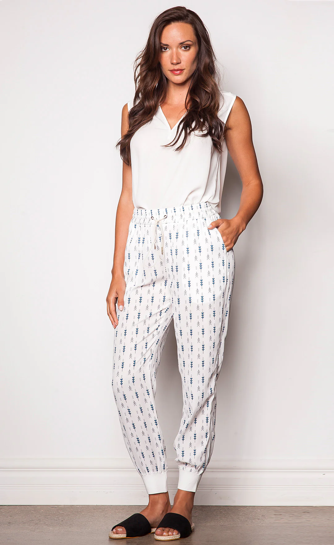 String & Arrow Pants