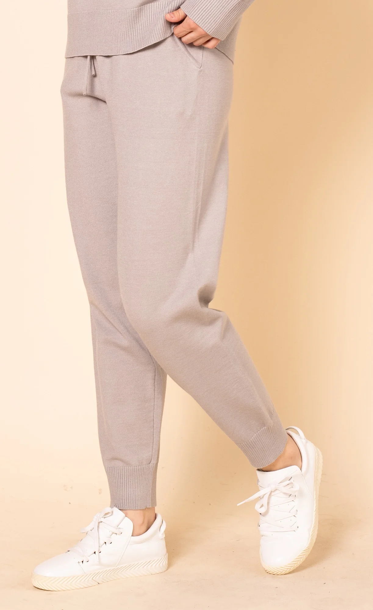 The Agathe Pants Grey - Image 2
