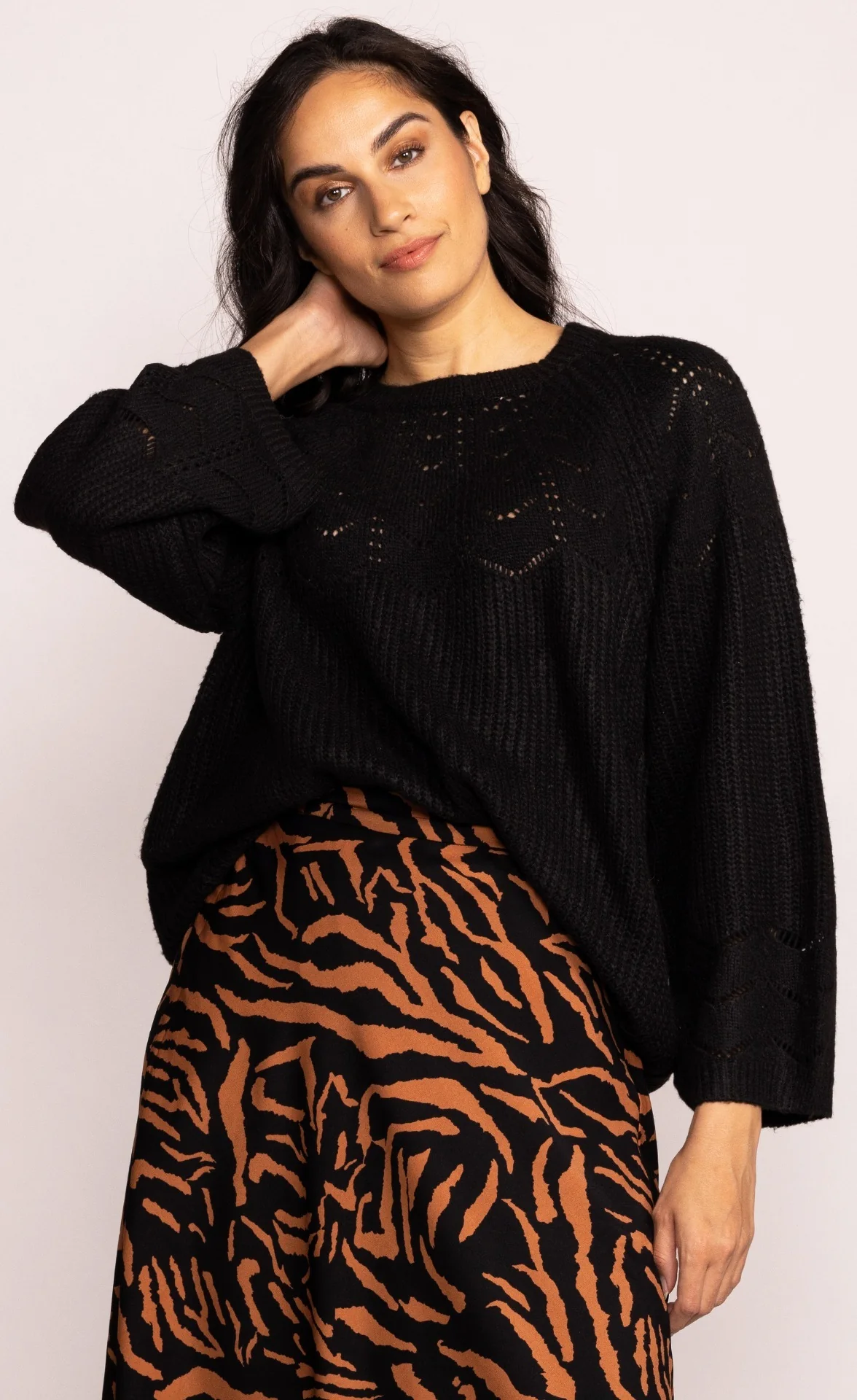 The Ella Sweater Black - Image 3