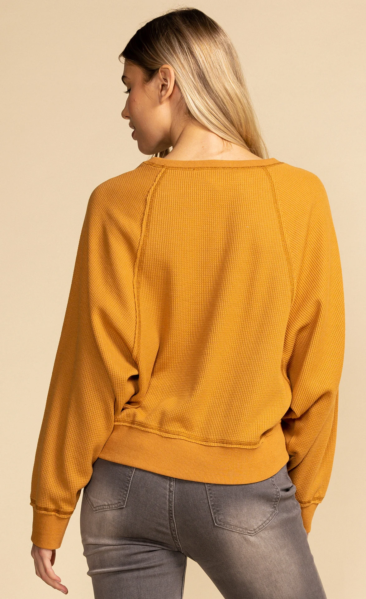 The Evelynn Pullover Mustard - Image 2