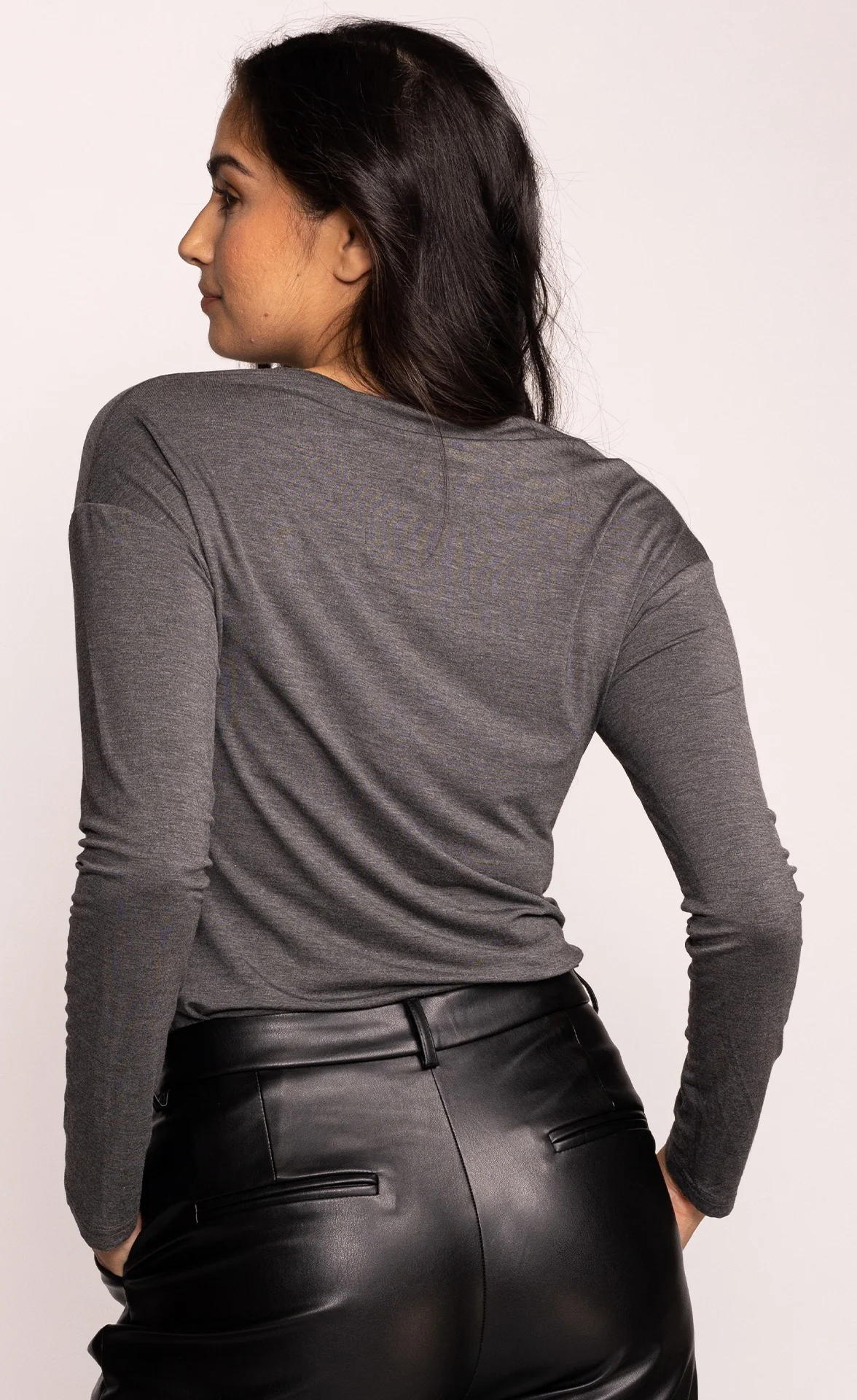 The Gianna Top Dark Grey - Image 3