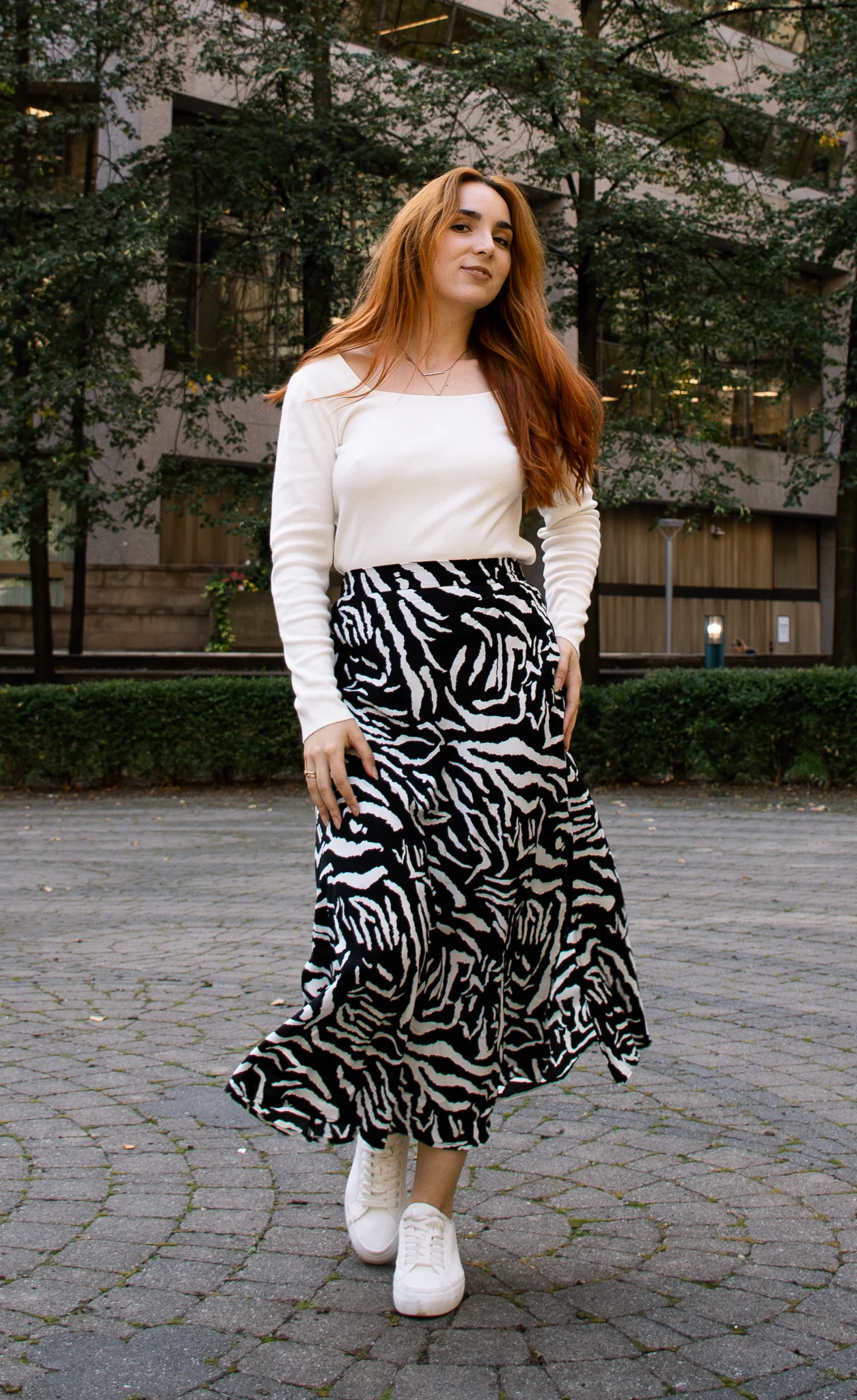 The Kelly Skirt Black - Image 2
